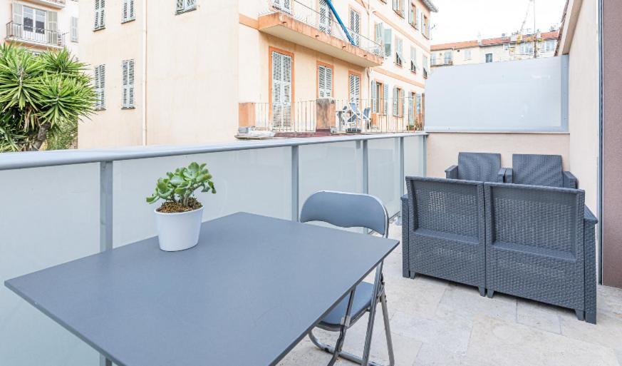 Studio Cozy Avec Terrasse N12 Nice Exteriör bild
